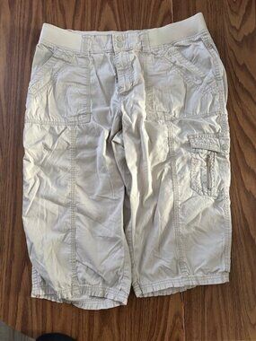 Lee Easy Fit Beige Capris